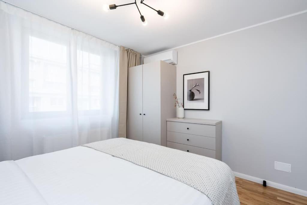 Sunny 2Br Flat - Top Location - Stunning Views Bucureşti Eksteriør bilde