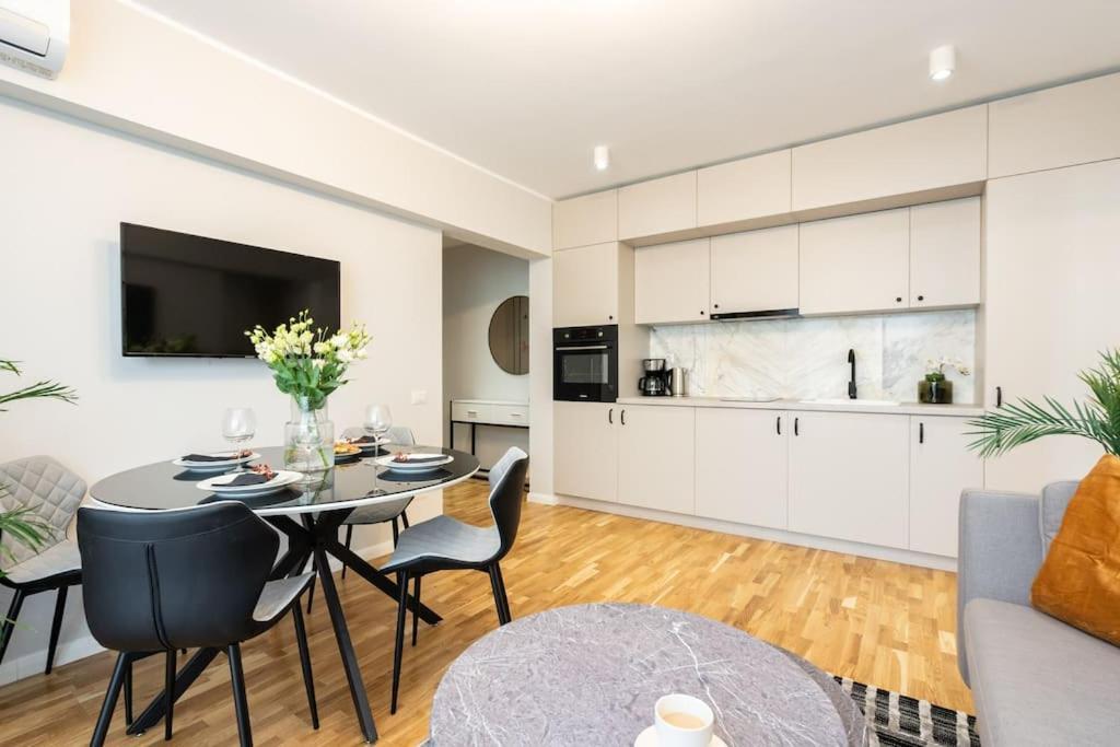 Sunny 2Br Flat - Top Location - Stunning Views Bucureşti Eksteriør bilde