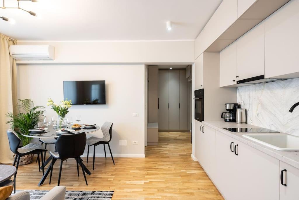 Sunny 2Br Flat - Top Location - Stunning Views Bucureşti Eksteriør bilde